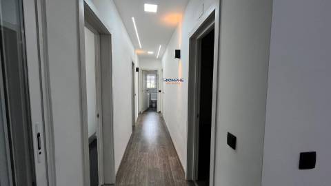 Moradia T5 com piscina Constância