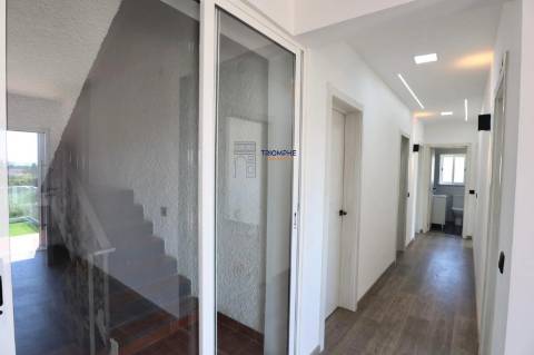 Moradia T5 com piscina Constância