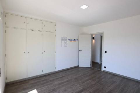 Moradia T5 com piscina Constância