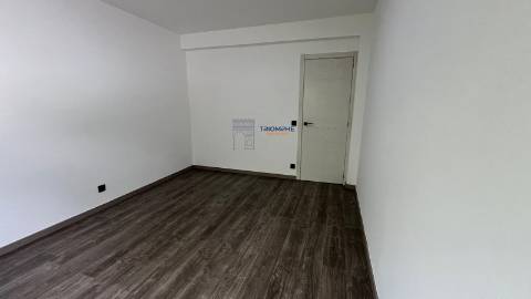 Moradia T5 com piscina Constância