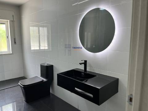 Moradia T5 com piscina Constância