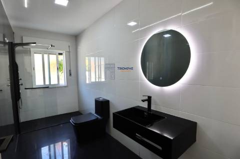 Moradia T5 com piscina Constância