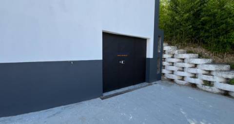 Moradia T5 com piscina Constância