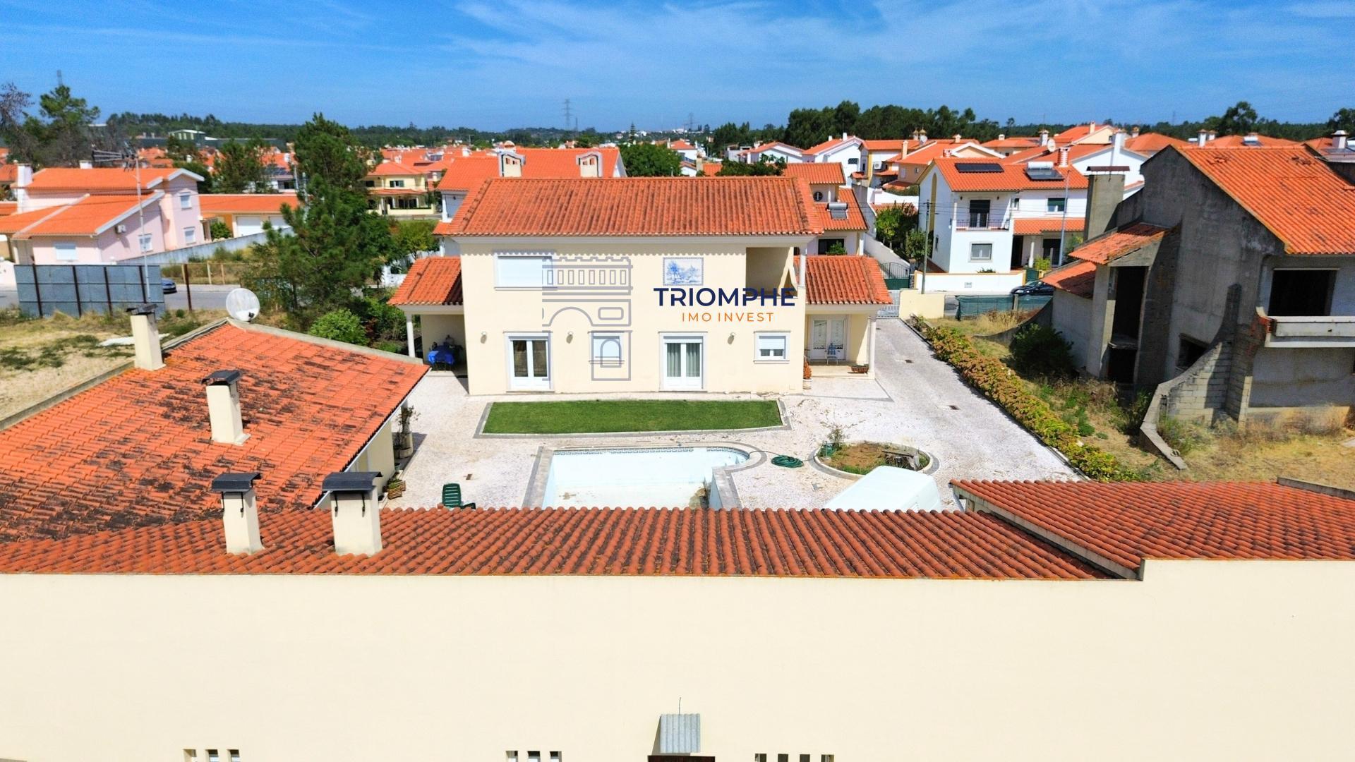 Moradia T5 com piscina Entroncamento