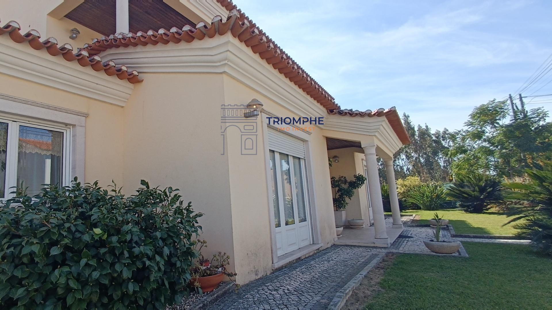 Moradia T5 com piscina Entroncamento