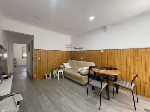 Moradia Bi-Familiar - Peniche.