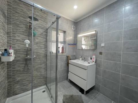 Moradia Bi-Familiar - Peniche.