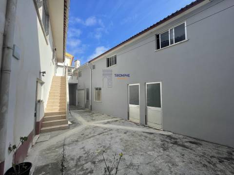 Moradia Bi-Familiar - Peniche.