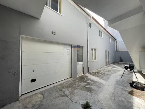 Moradia Bi-Familiar - Peniche.