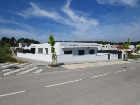  Moradia Moderna V4 com Garagem Box nos Parceiros