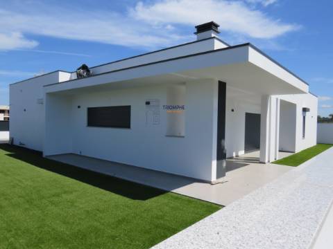  Moradia Moderna V4 com Garagem Box nos Parceiros