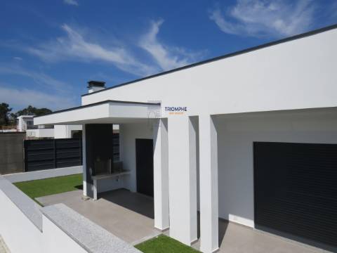  Moradia Moderna V4 com Garagem Box nos Parceiros