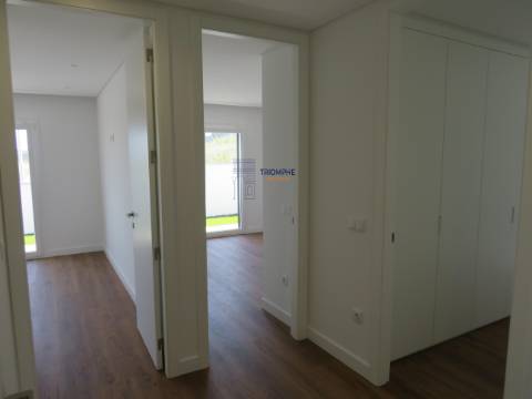  Moradia Moderna V4 com Garagem Box nos Parceiros