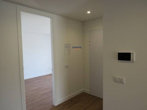  Moradia Moderna V4 com Garagem Box nos Parceiros