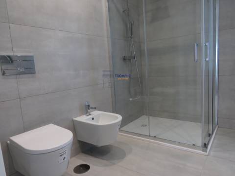  Moradia Moderna V4 com Garagem Box nos Parceiros