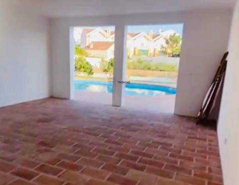 Moradia T2 com piscina, Caldas da Rainha