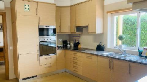 Moradia T4 com Piscina, Licença AL Ativa, Portimão