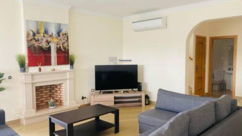 Moradia T4 com Piscina, Licença AL Ativa, Portimão