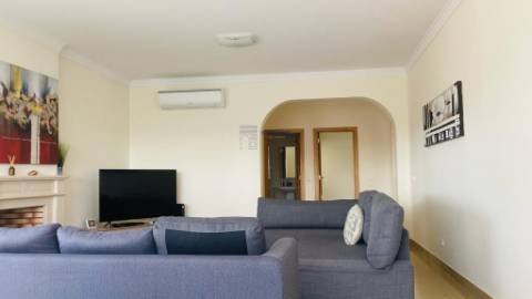 Moradia T4 com Piscina, Licença AL Ativa, Portimão