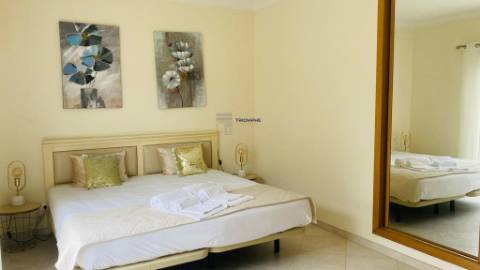 Moradia T4 com Piscina, Licença AL Ativa, Portimão