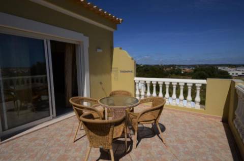 Moradia T4 com Piscina, Licença AL Ativa, Portimão