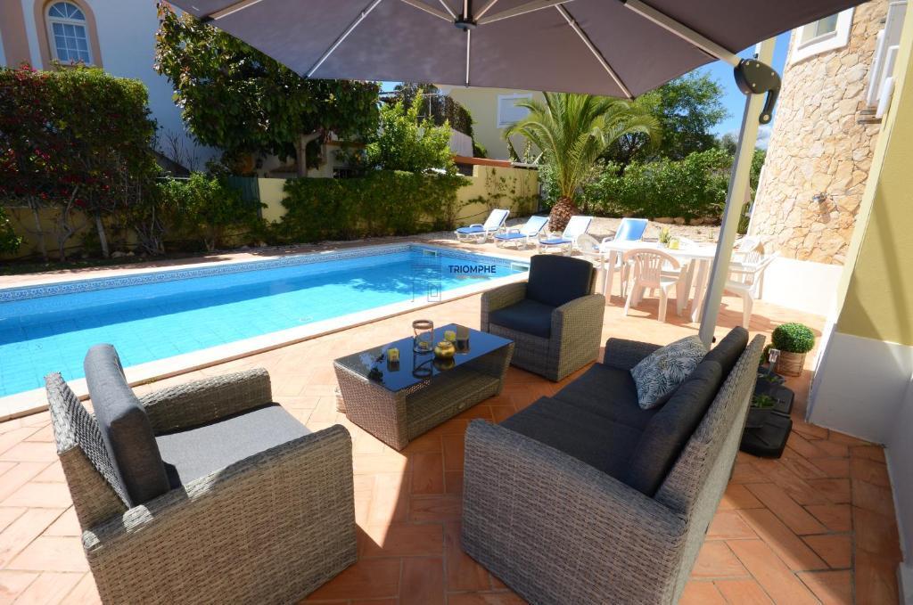 Moradia T4 com Piscina, Licença AL Ativa, Portimão