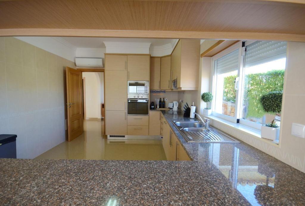 Moradia T4 com Piscina, Licença AL Ativa, Portimão