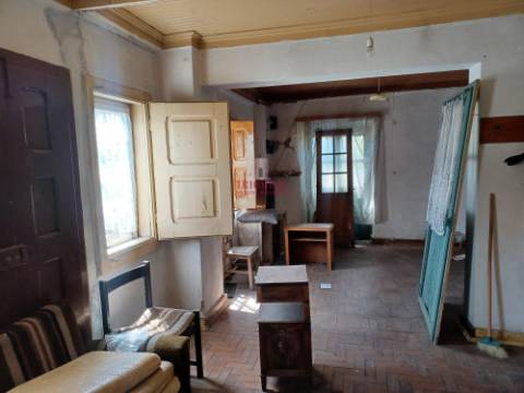 Moradia 2 Pisos, P/ Restaurar, Ourém 