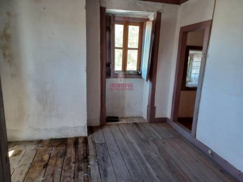 Moradia 2 Pisos, P/ Restaurar, Ourém 