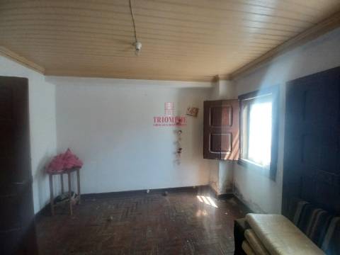 Moradia 2 Pisos, P/ Restaurar, Ourém 