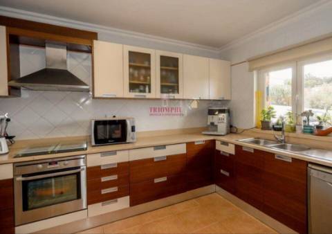 Moradia Geminada T4 em Coto, Caldas da Rainha