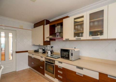 Moradia Geminada T4 em Coto, Caldas da Rainha