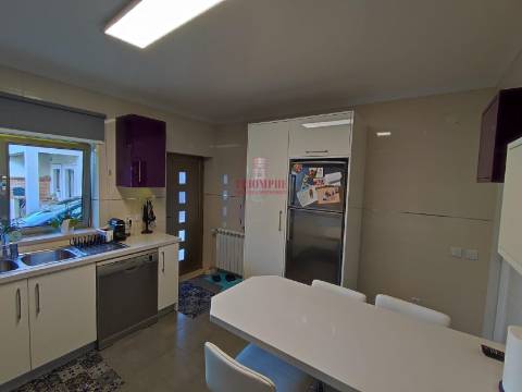 Moradia T4, Arquitetura Moderna, Porto de Mós