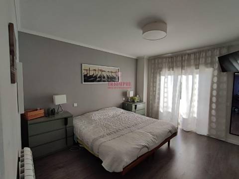 Moradia T4, Arquitetura Moderna, Porto de Mós