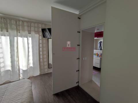 Moradia T4, Arquitetura Moderna, Porto de Mós