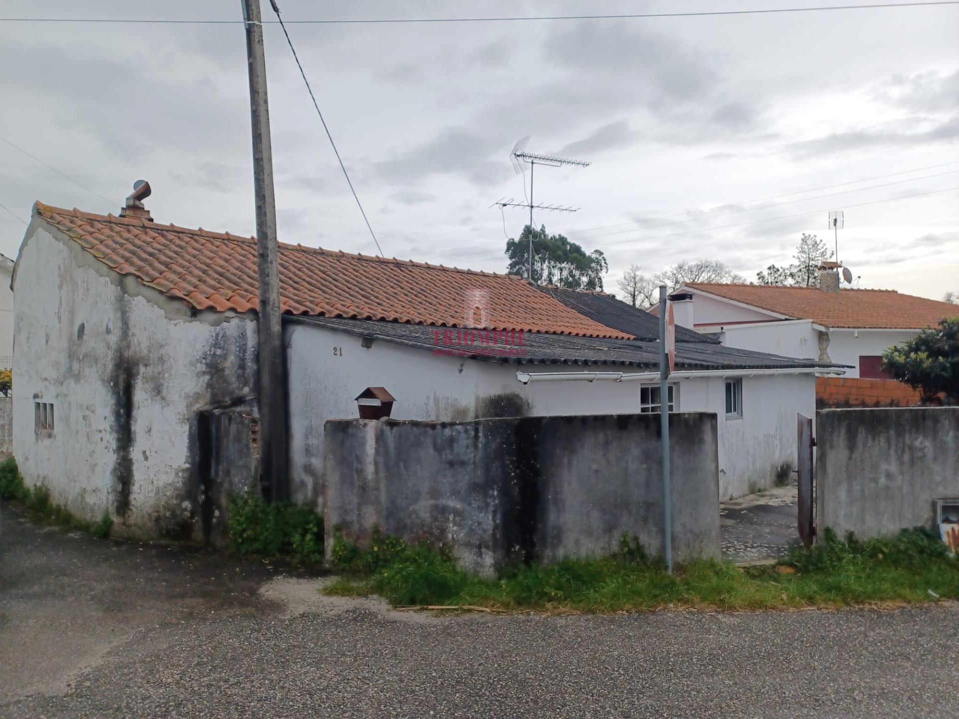 Moradia C/ Anexos P/ Restaurar, Pataias