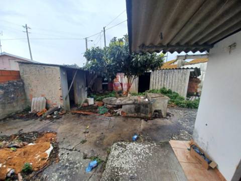 Moradia C/ Anexos P/ Restaurar, Pataias