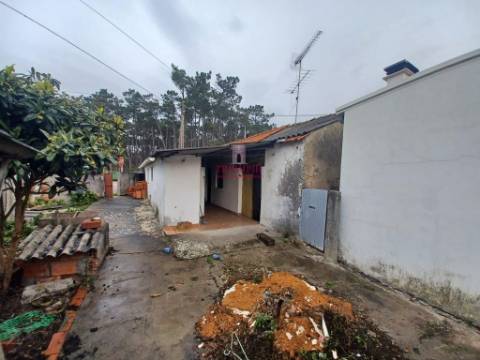 Moradia C/ Anexos P/ Restaurar, Pataias