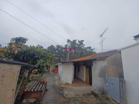 Moradia C/ Anexos P/ Restaurar, Pataias