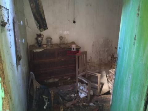 Moradia T2 em renovação total em São Miguel do rio Torto, Abrantes	