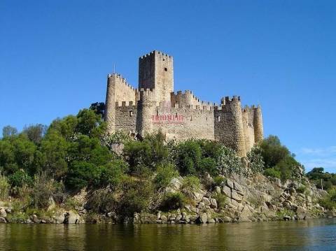 Moradia T2 em renovação total em São Miguel do rio Torto, Abrantes	