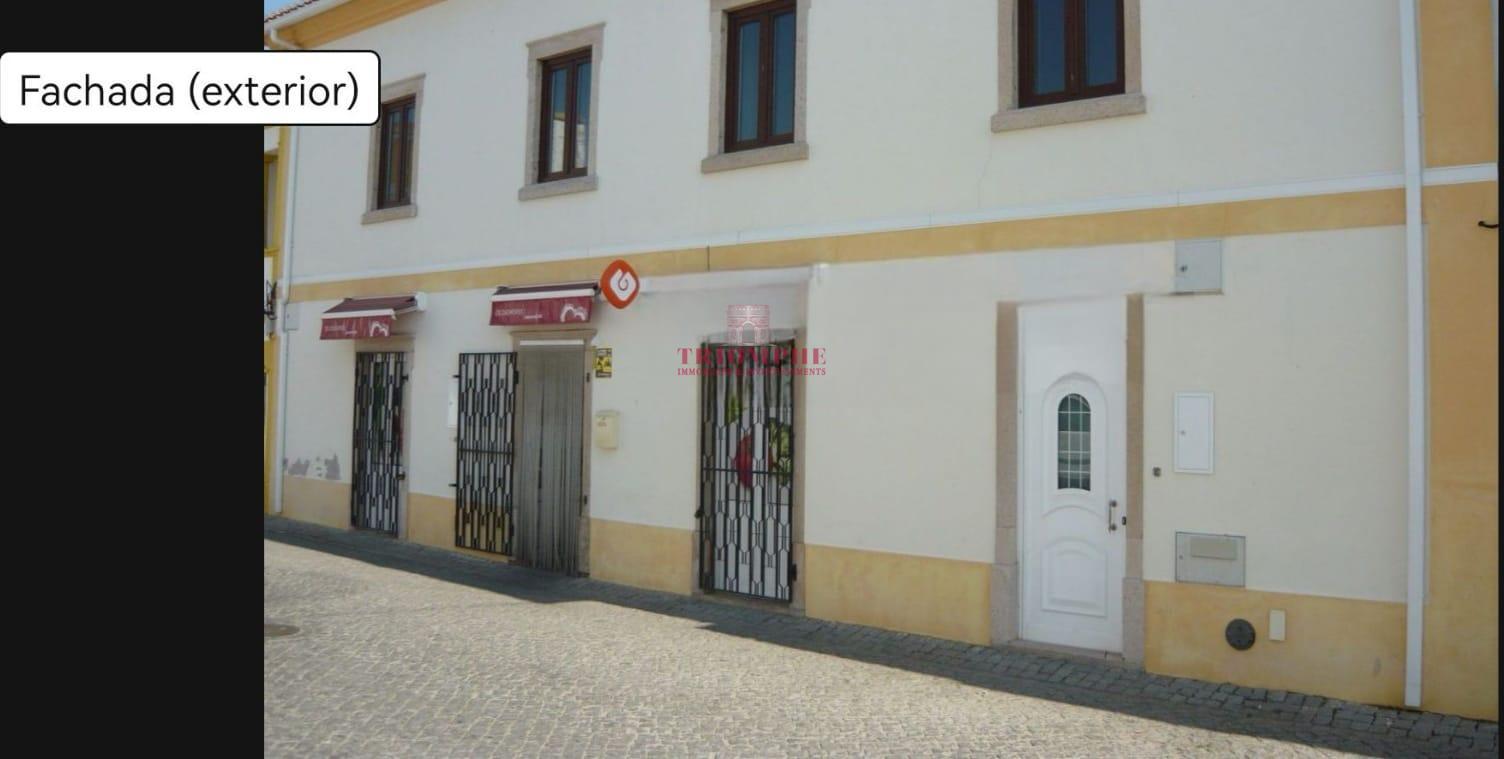 Moradia T4 + Área Comercial Gáfete, Crato