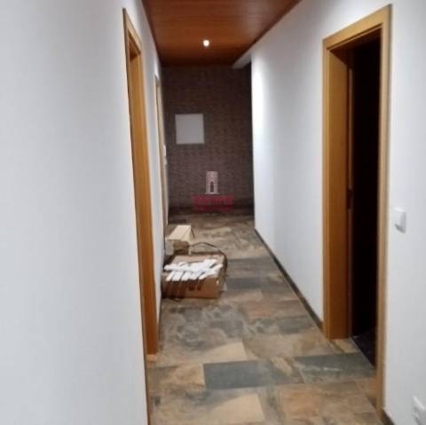 Moradia T4 + Área Comercial Gáfete, Crato