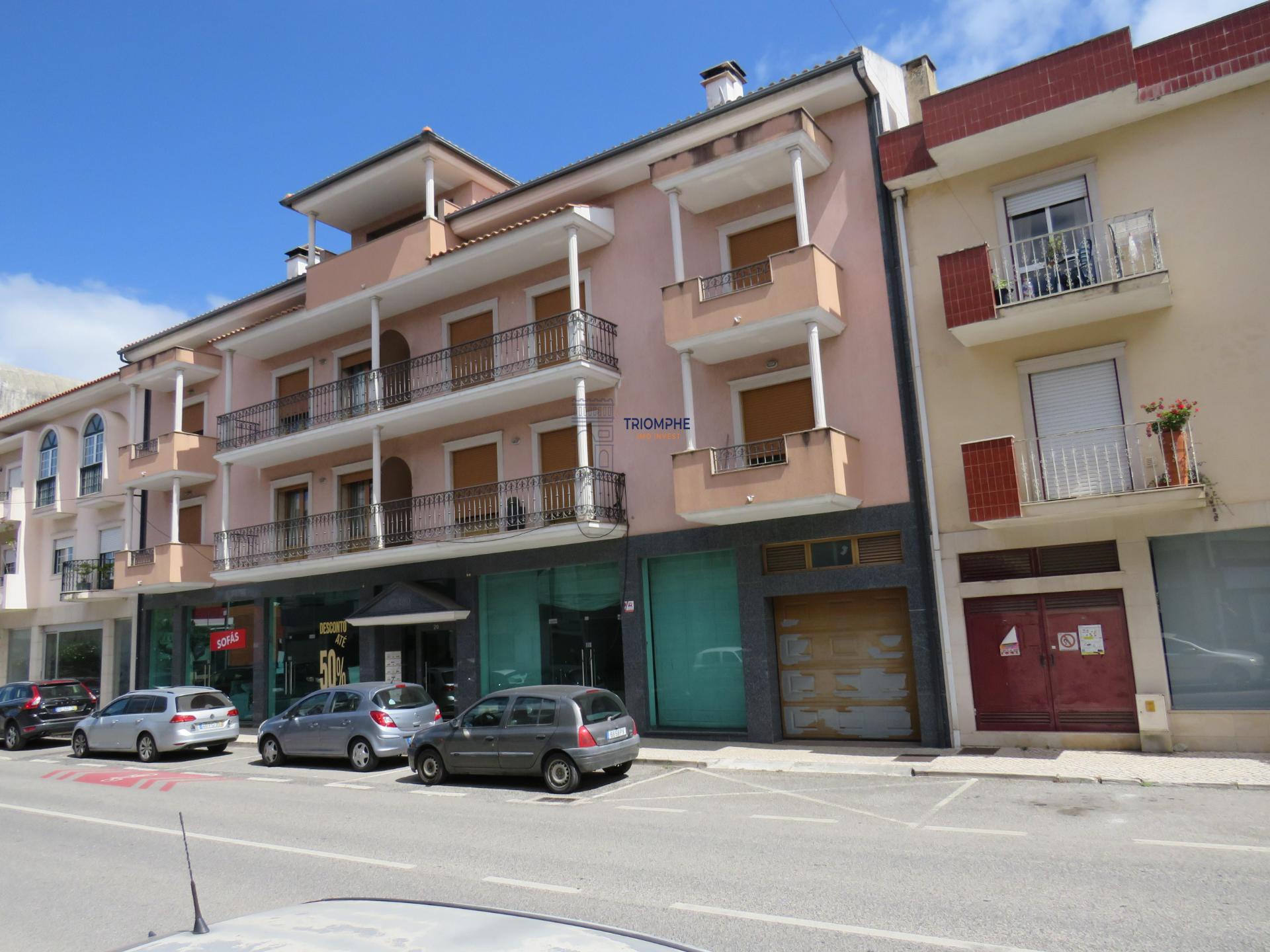 Espaço Comercial no Centro de Porto de Mós