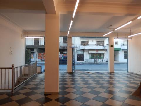 Espaço Comercial no Centro de Porto de Mós