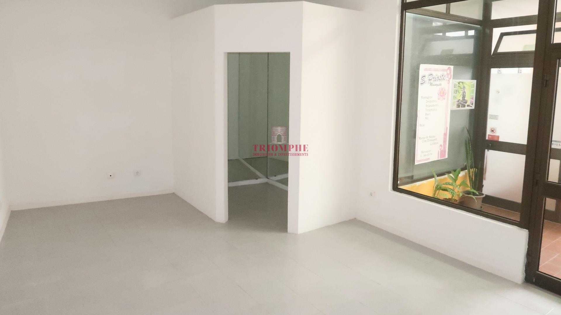 Loja C.Comercial São Pedro, Peniche 