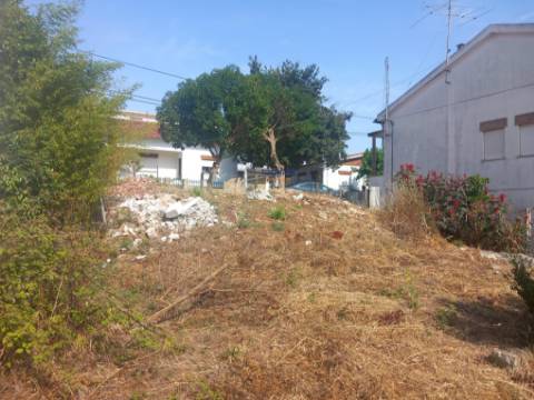 Terreno 471m2 com projeto vista Castelo em  Porto de Mós 