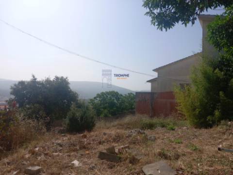 Terreno 471m2 com projeto vista Castelo em  Porto de Mós 