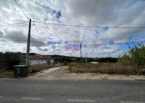 Terreno c/ 13.102 m2, 2100m2 para construção, Cortes, Leiria