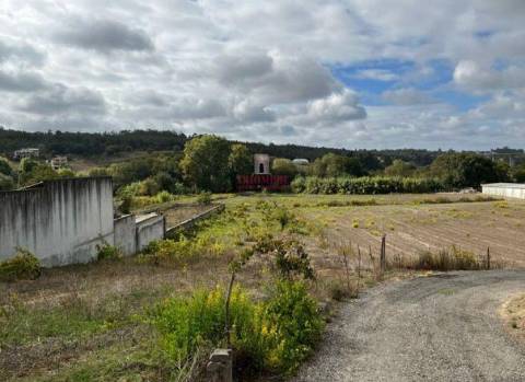 Terreno c/ 13.102 m2, 2100m2 para construção, Cortes, Leiria